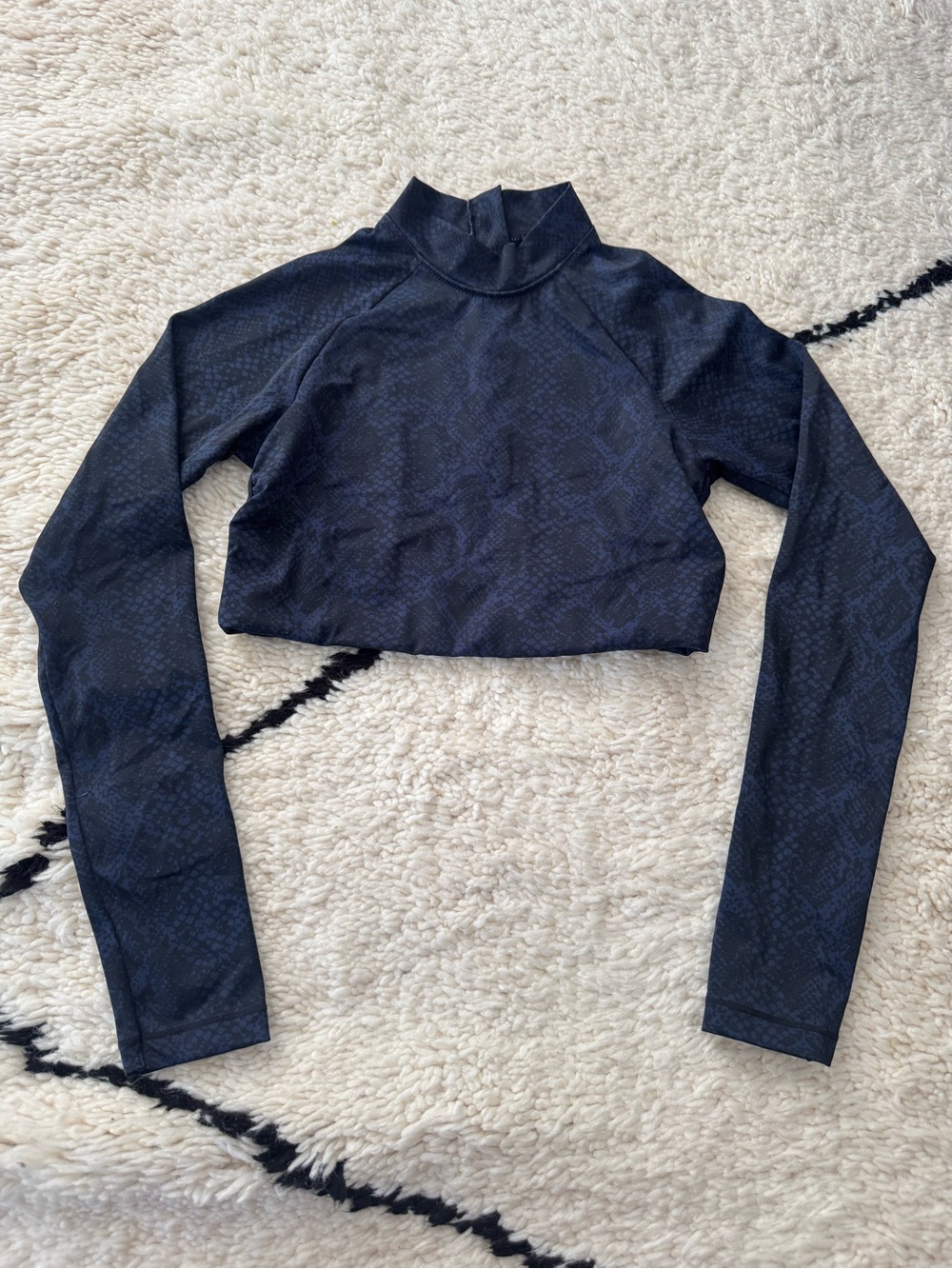 Athleta cropped rashguard XS